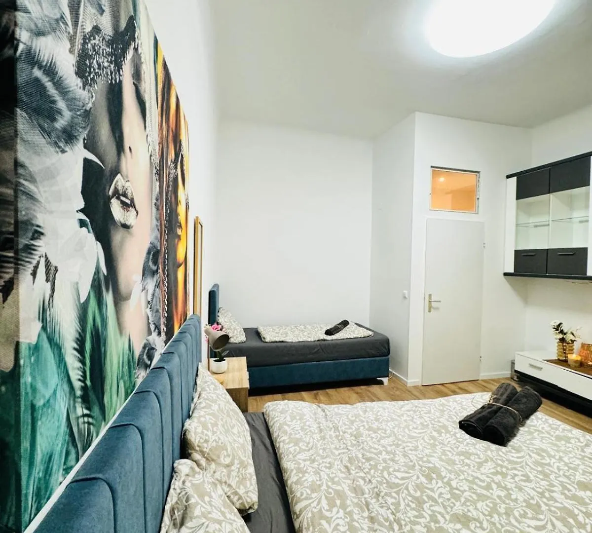Comfortable 5Br Shared Apt 10 Minute Walk To Matzleinsdorfer Platz Vienna Apartment