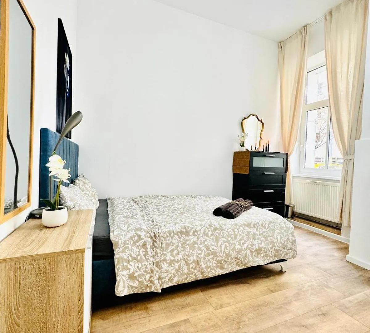 Comfortable 5Br Shared Apt 10 Minute Walk To Matzleinsdorfer Platz Vienna Apartment