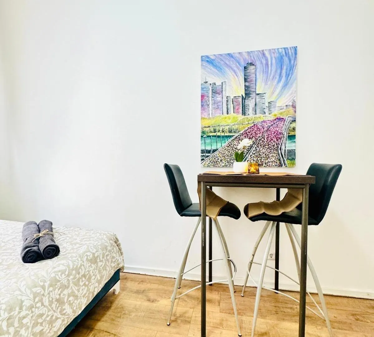 Comfortable 5Br Shared Apt 10 Minute Walk To Matzleinsdorfer Platz Vienna 0*,  Austria